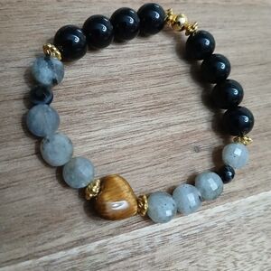 Elegant Black and Gray Beaded Bracelet